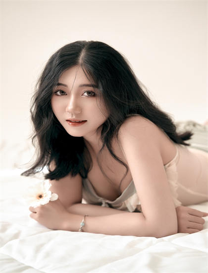 喜爱夜蒲2片尾曲_花与蛇全集快播_我心中最美老师作文